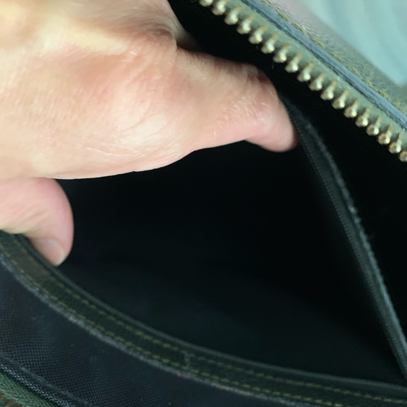 CELINE vintage bag. Genuine leather. Strong yet elegant and understated. Rare. - Picture 16 of 17